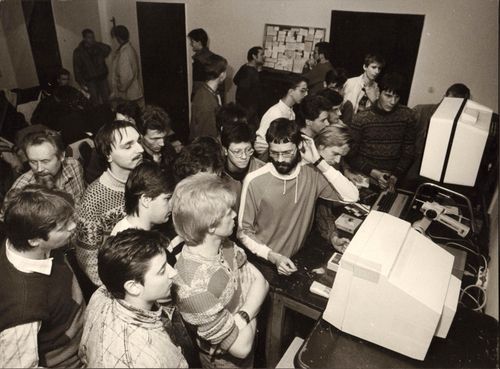 Zwischen Improvisation und Subversion - Hacken in Bundesrepublik und DDR