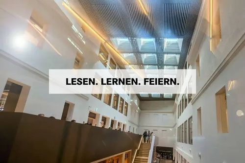 Zehn Jahre Haus der Bildung: Tag der offenen Tür.

Das Haus der Bildung von Innen mit dem Spruch Lesen. Lernen. Feiern.